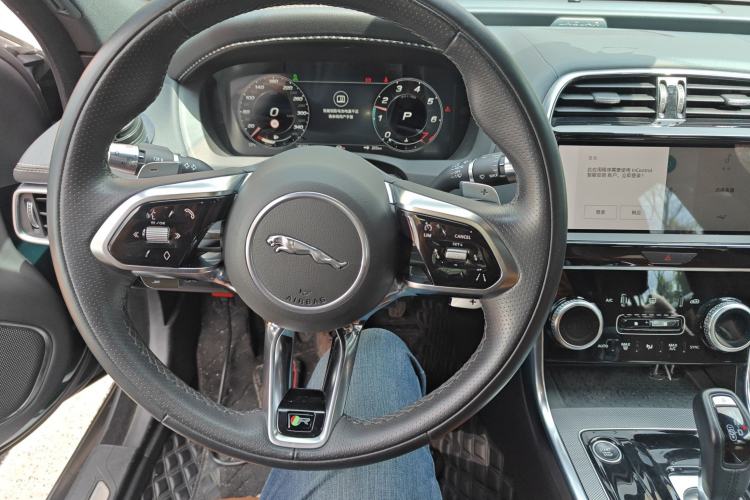 Used Jaguar XEL 2022 2.0T 250 PS R-DYNAMIC S Advanced Sport Edition Steering Wheel
