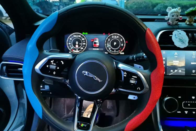 Used Jaguar XEL 2022 2.0T 250 PS R-DYNAMIC S Advanced Sport Edition Steering Wheel