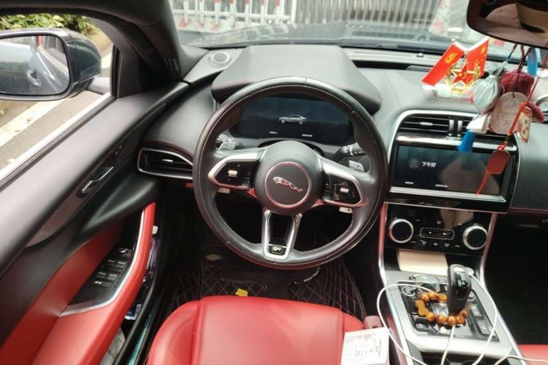 Used Jaguar XEL 2022 2.0T 250 PS R-DYNAMIC S Advanced Sport Edition Steering Wheel