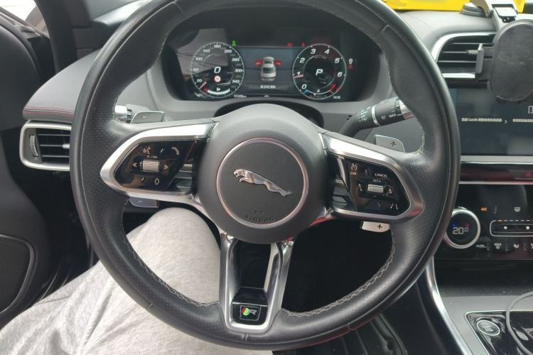 Used Jaguar XEL 2022 2.0T 250 PS R-DYNAMIC S Advanced Sport Edition Steering Wheel