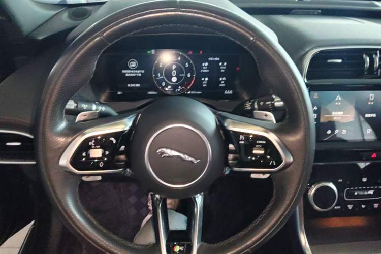 Used Jaguar XEL 2022 2.0T 250 PS R-DYNAMIC S Advanced Sport Edition Steering Wheel