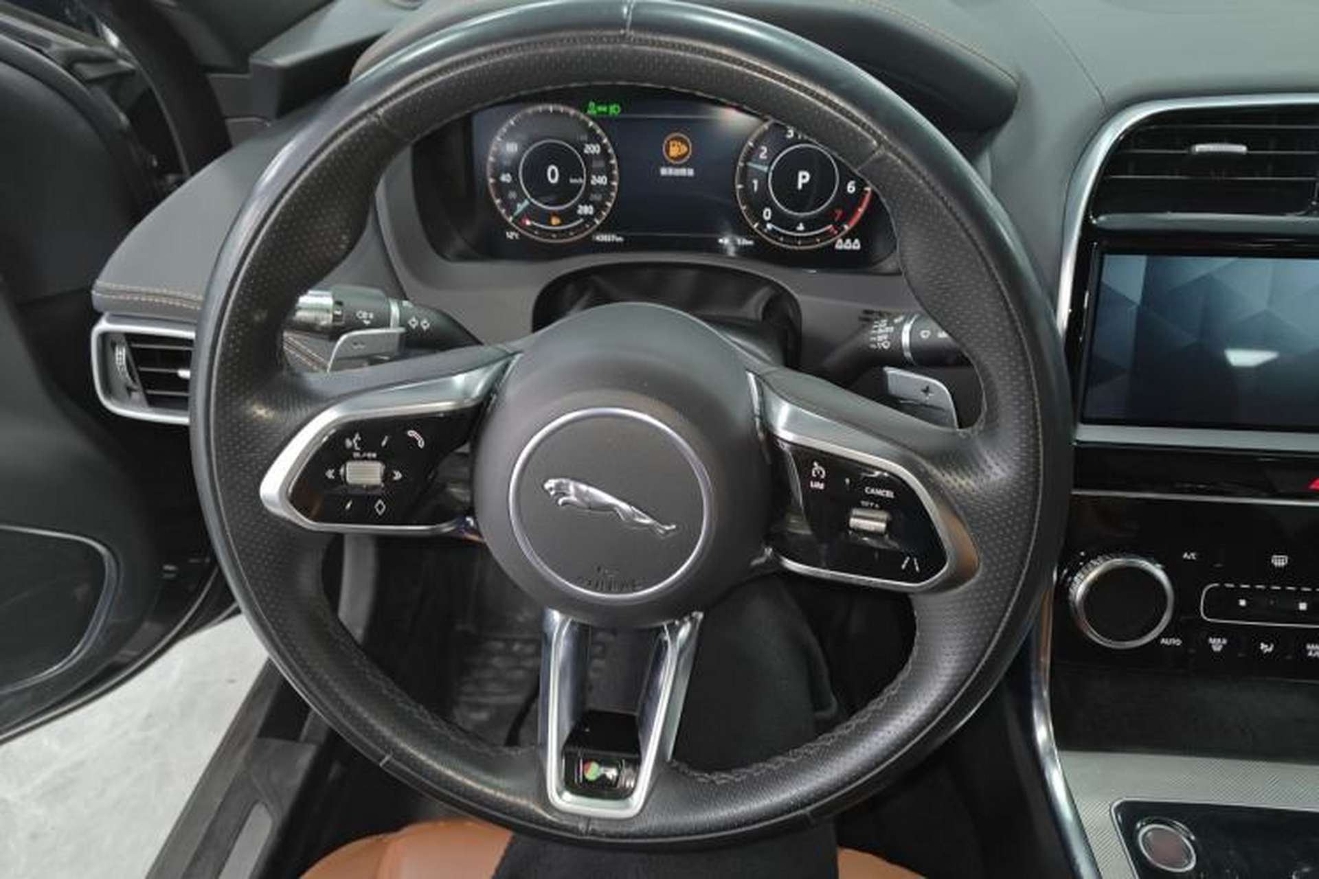 Used Jaguar XEL 2022 2.0T 250 PS R-DYNAMIC S Advanced Sport Edition Steering Wheel