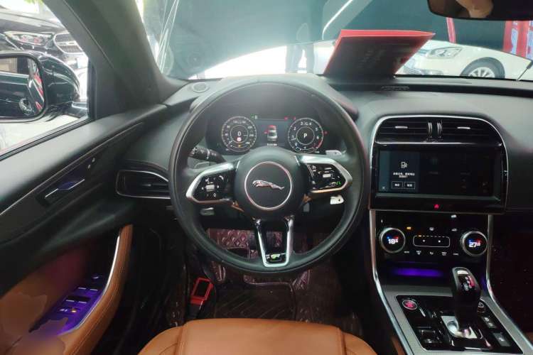 Used Jaguar XEL 2022 2.0T 250 PS R-DYNAMIC S Advanced Sport Edition Steering Wheel