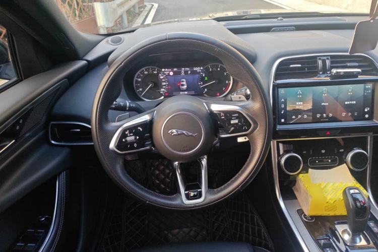 Used Jaguar XEL 2022 2.0T 200PS R-DYNAMIC Youth Sport Edition Steering Wheel