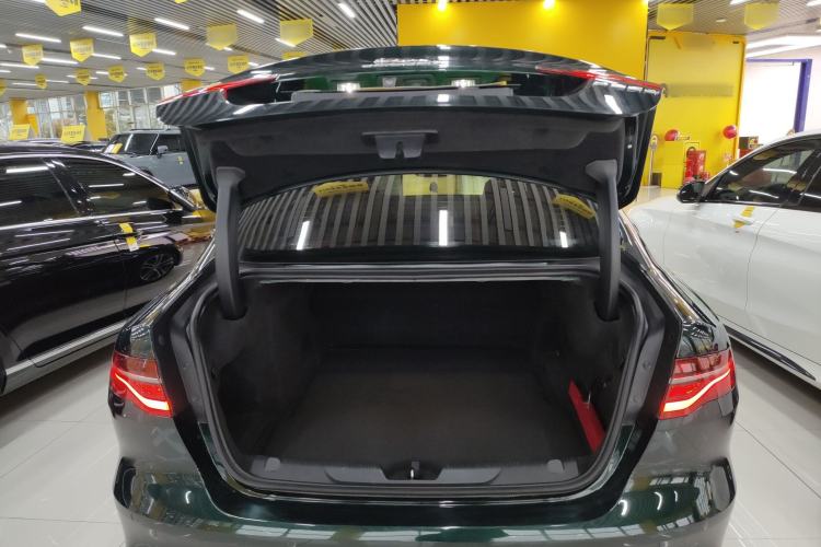 Used Jaguar XEL 2022 2.0T 250 PS R-DYNAMIC S Advanced Sport Edition Trunk