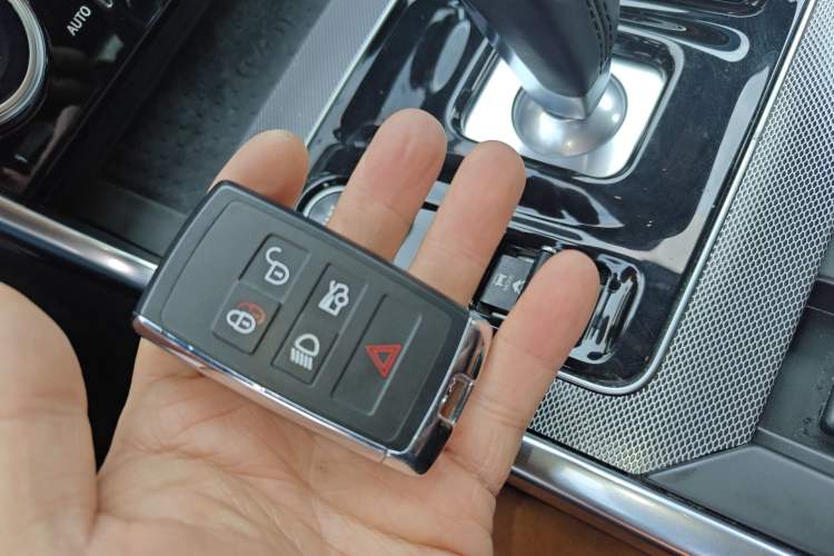 Used Jaguar XEL 2022 2.0T 250 PS R-DYNAMIC S Advanced Sport Edition Vehicle Key