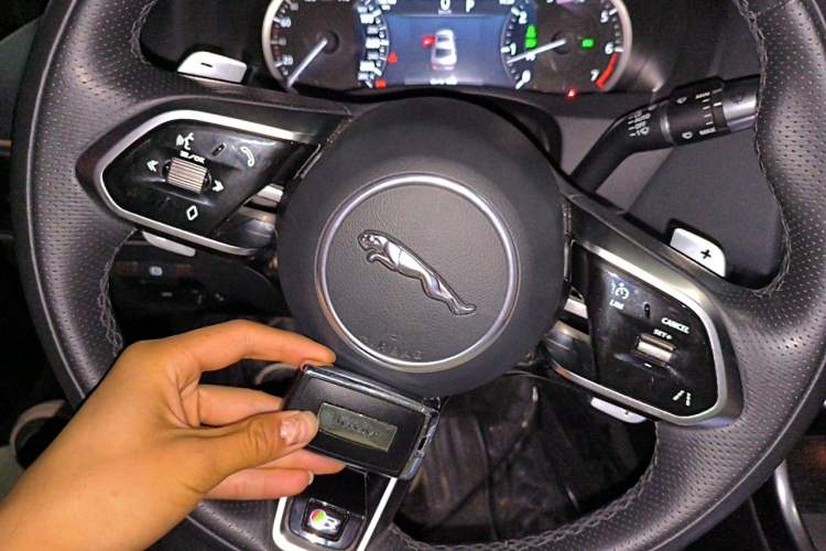 Used Jaguar XEL 2022 2.0T 200PS R-DYNAMIC Youth Sport Edition Vehicle Key