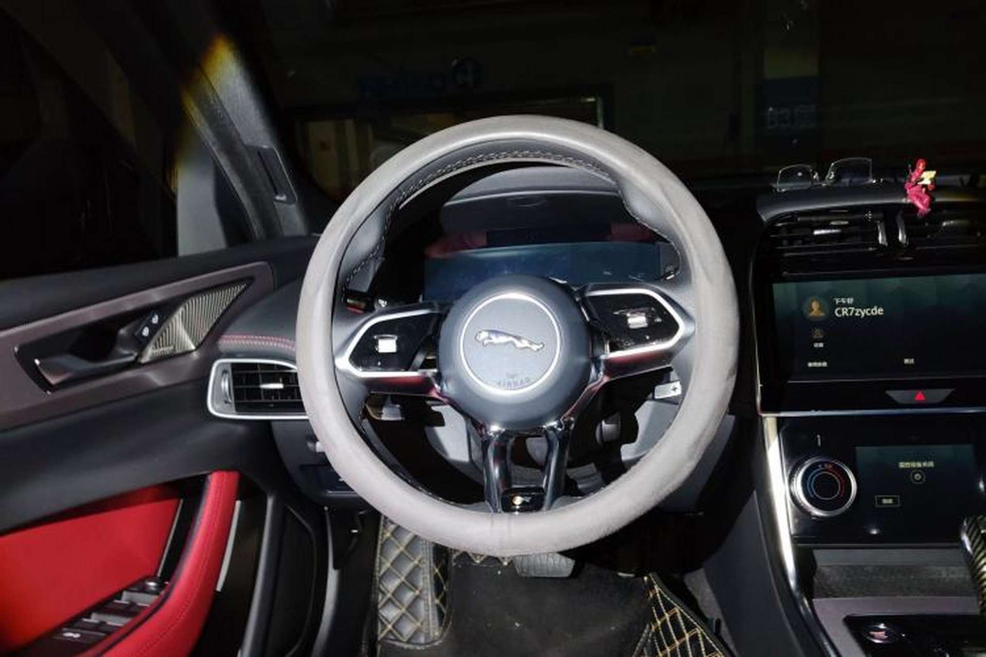 Used Jaguar XEL 2022 2.0T 250 PS R-DYNAMIC S Advanced Sport Edition Steering Wheel