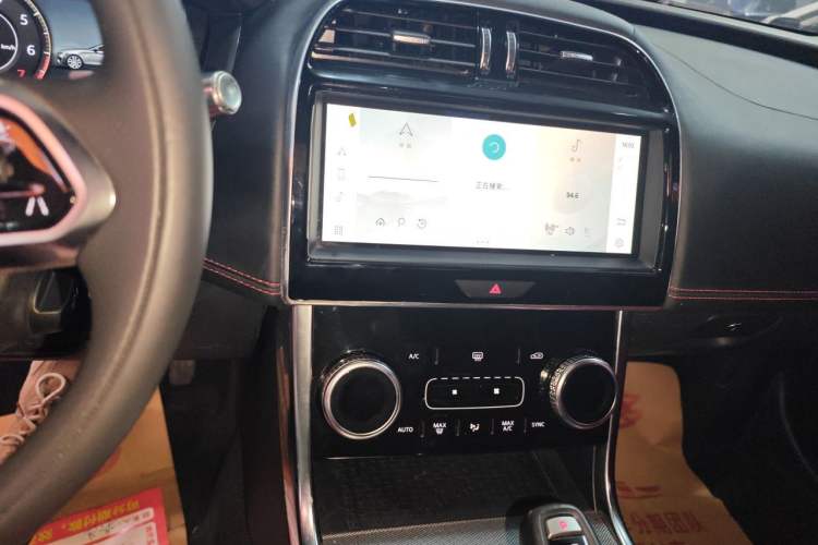 Used Jaguar XEL 2022 2.0T 250 PS R-DYNAMIC S Advanced Sport Edition Audio And AC Panel