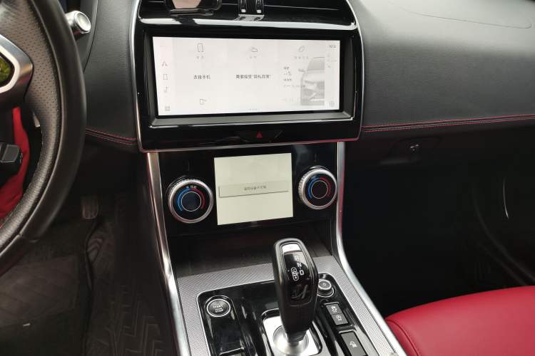 Used Jaguar XEL 2022 2.0T 250 PS R-DYNAMIC S Advanced Sport Edition Audio And AC Panel