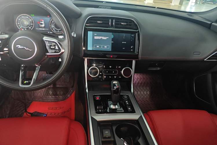 Used Jaguar XEL 2022 2.0T 250 PS R-DYNAMIC S Advanced Sport Edition Audio And AC Panel