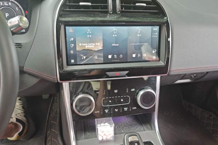 Used Jaguar XEL 2022 2.0T 250 PS R-DYNAMIC S Advanced Sport Edition Audio And AC Panel