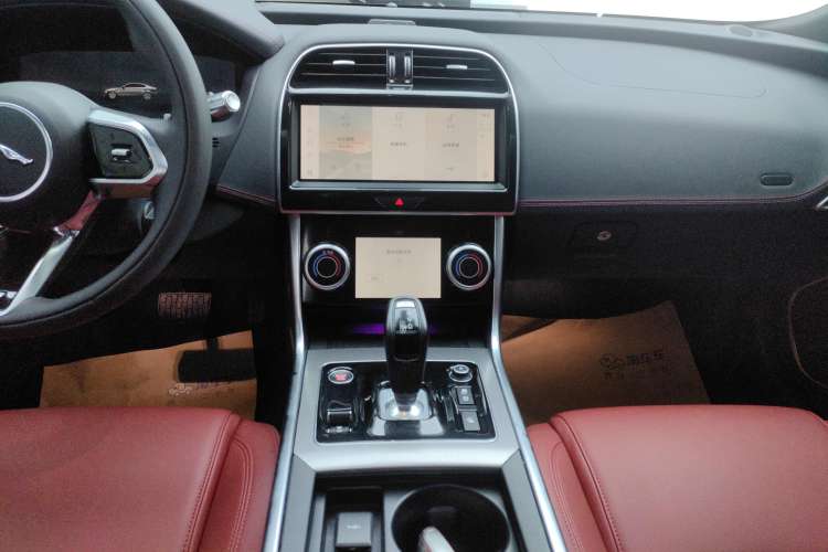 Used Jaguar XEL 2022 2.0T 250 PS R-DYNAMIC S Advanced Sport Edition Audio And AC Panel