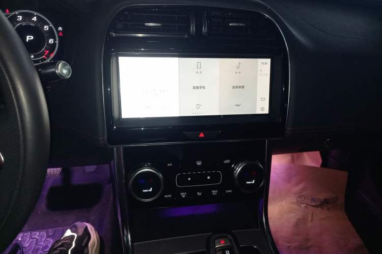 Used Jaguar XEL 2022 2.0T 250 PS R-DYNAMIC S Advanced Sport Edition Audio And AC Panel
