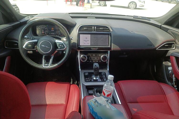 Used Jaguar XEL 2022 2.0T 250 PS R-DYNAMIC S Advanced Sport Edition Center Console