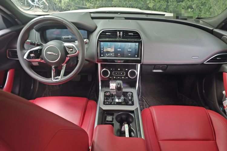 Used Jaguar XEL 2022 2.0T 250 PS R-DYNAMIC S Advanced Sport Edition Center Console