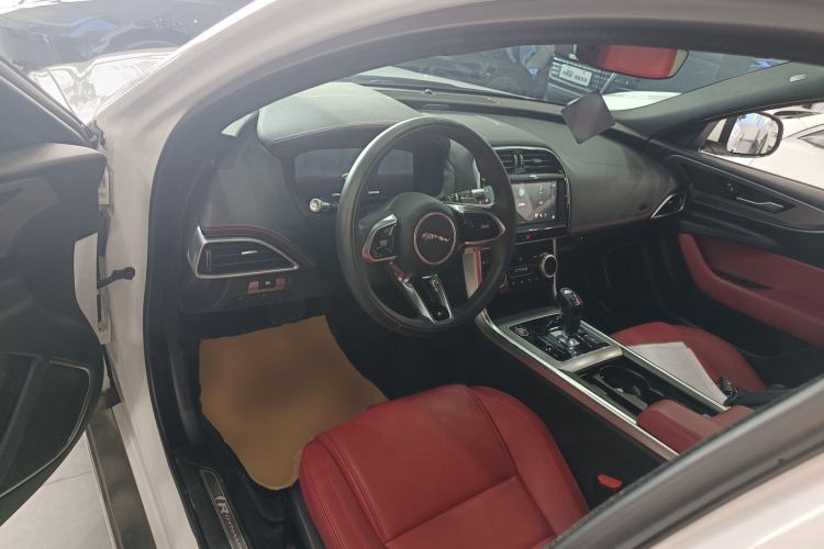 Used Jaguar XEL 2022 2.0T 250 PS R-DYNAMIC S Advanced Sport Edition Center Console
