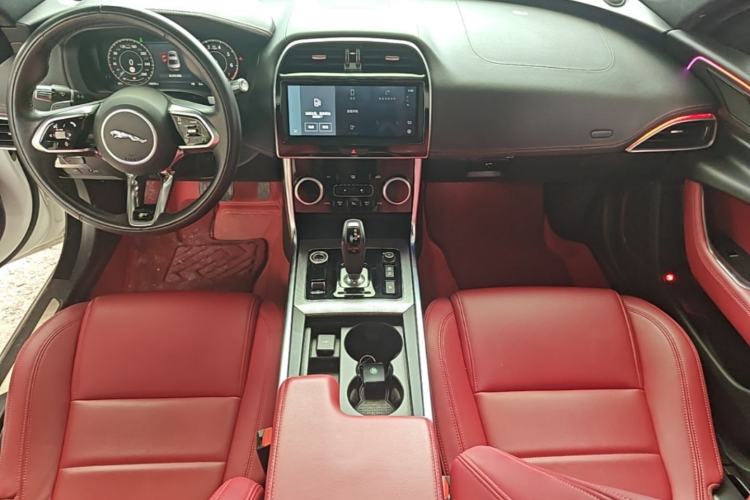 Used Jaguar XEL 2022 2.0T 250 PS R-DYNAMIC S Advanced Sport Edition Center Console
