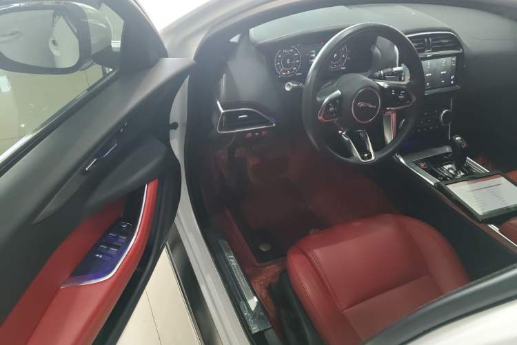 Used Jaguar XEL 2022 2.0T 250 PS R-DYNAMIC S Advanced Sport Edition Driver Seat