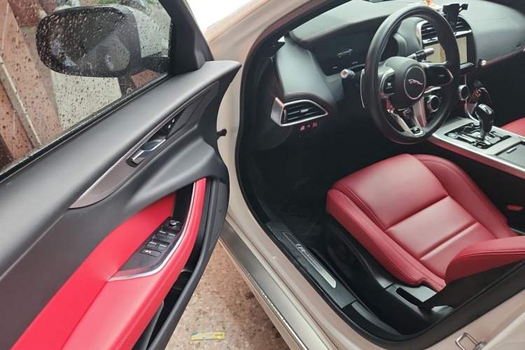 Used Jaguar XEL 2022 2.0T 250 PS R-DYNAMIC S Advanced Sport Edition Driver Seat