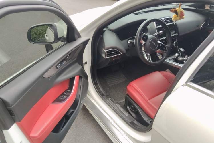 Used Jaguar XEL 2022 2.0T 250 PS R-DYNAMIC S Advanced Sport Edition Driver Seat