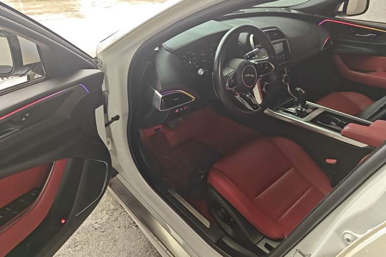 Used Jaguar XEL 2022 2.0T 250 PS R-DYNAMIC S Advanced Sport Edition Driver Seat