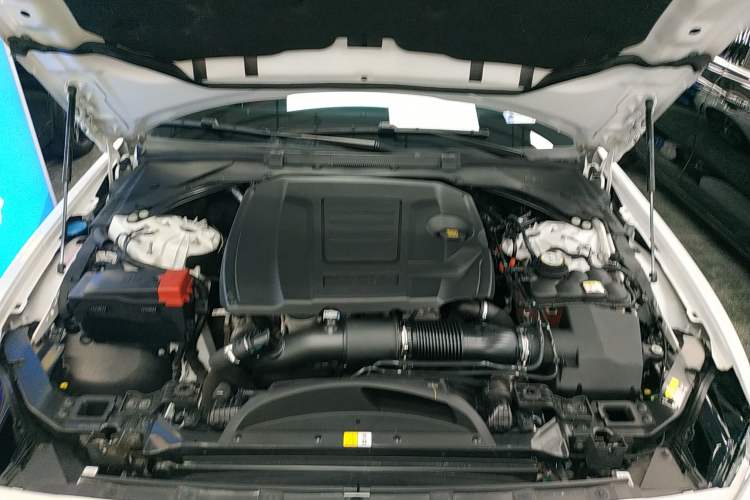 Used Jaguar XEL 2022 2.0T 250 PS R-DYNAMIC S Advanced Sport Edition Engine Bay
