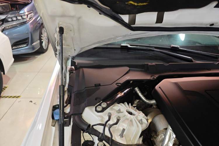 Used Jaguar XEL 2022 2.0T 250 PS R-DYNAMIC S Advanced Sport Edition Engine Bay Right