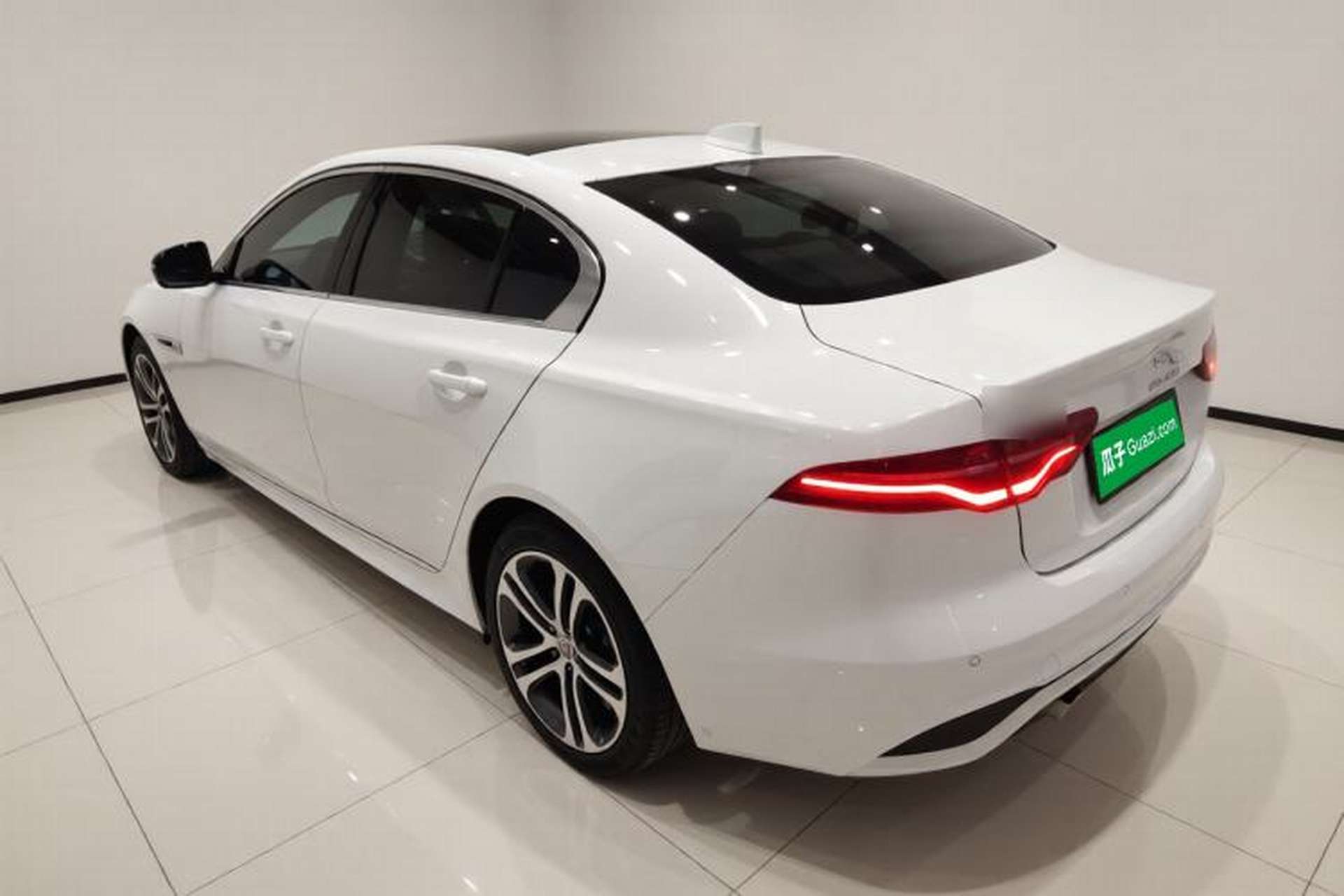 Used Jaguar XEL 2022 2.0T 250 PS R-DYNAMIC S Advanced Sport Edition Exterior 2