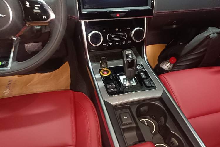 Used Jaguar XEL 2022 2.0T 250 PS R-DYNAMIC S Advanced Sport Edition Gear Lever