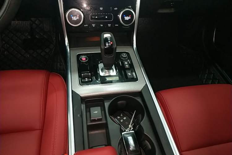 Used Jaguar XEL 2022 2.0T 250 PS R-DYNAMIC S Advanced Sport Edition Gear Lever