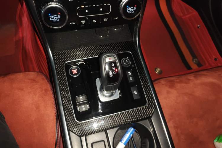 Used Jaguar XEL 2022 2.0T 250 PS R-DYNAMIC S Advanced Sport Edition Gear Lever
