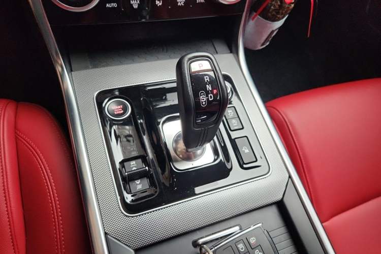 Used Jaguar XEL 2022 2.0T 250 PS R-DYNAMIC S Advanced Sport Edition Gear Lever