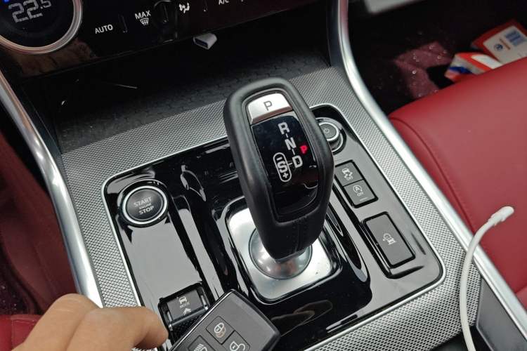 Used Jaguar XEL 2022 2.0T 250 PS R-DYNAMIC S Advanced Sport Edition Gear Lever