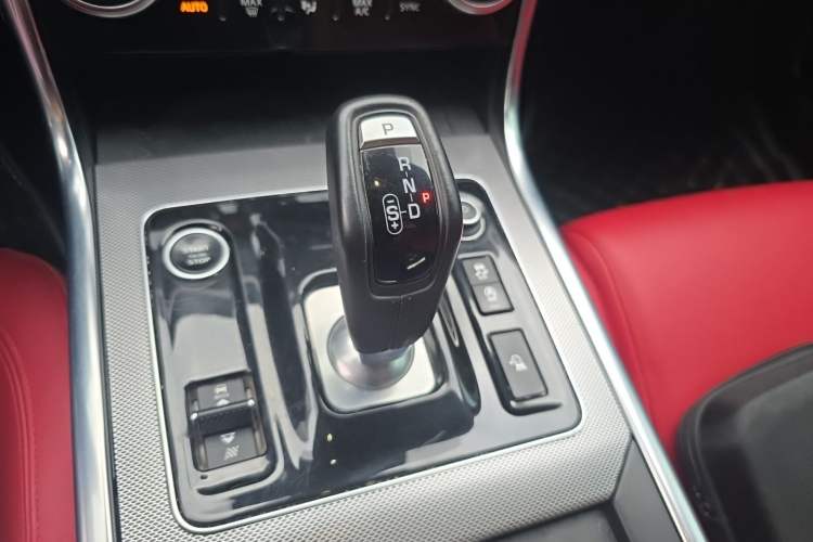 Used Jaguar XEL 2022 2.0T 250 PS R-DYNAMIC S Advanced Sport Edition Gear Lever
