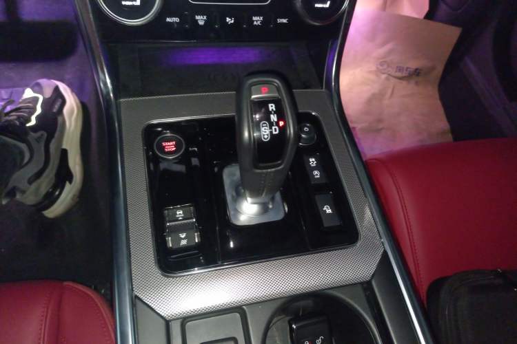 Used Jaguar XEL 2022 2.0T 250 PS R-DYNAMIC S Advanced Sport Edition Gear Lever