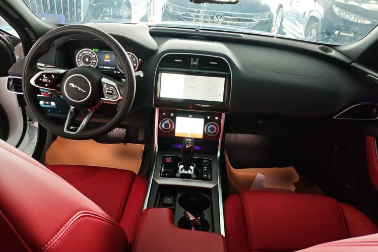 Used Jaguar XEL 2022 2.0T 250 PS R-DYNAMIC S Advanced Sport Edition Interior 2