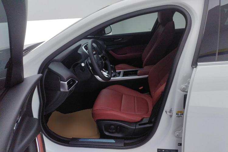 Used Jaguar XEL 2022 2.0T 250 PS R-DYNAMIC S Advanced Sport Edition Left Front Seat