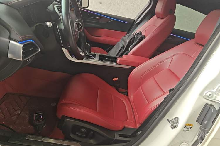 Used Jaguar XEL 2022 2.0T 250 PS R-DYNAMIC S Advanced Sport Edition Left Front Seat