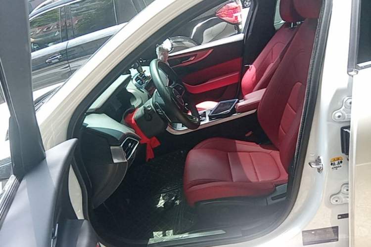 Used Jaguar XEL 2022 2.0T 250 PS R-DYNAMIC S Advanced Sport Edition Left Front Seat