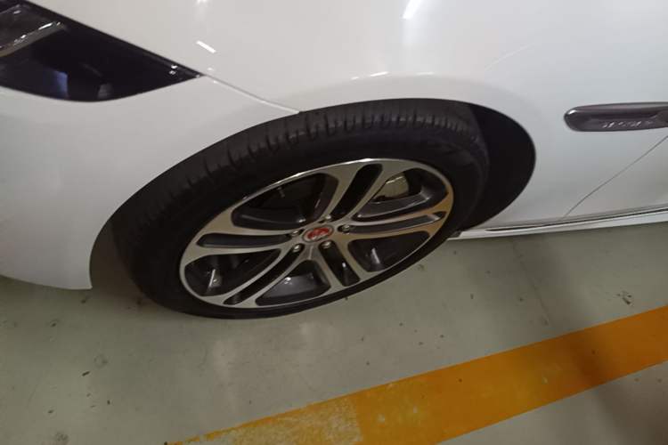 Used Jaguar XEL 2022 2.0T 250 PS R-DYNAMIC S Advanced Sport Edition Left Front Wheel Hub