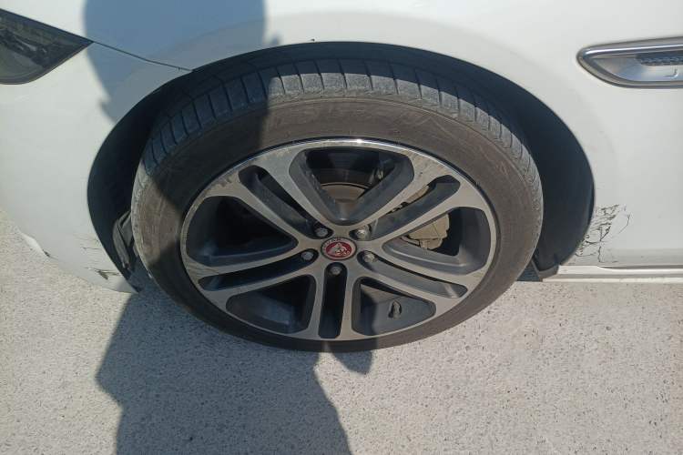 Used Jaguar XEL 2022 2.0T 250 PS R-DYNAMIC S Advanced Sport Edition Left Front Wheel Hub