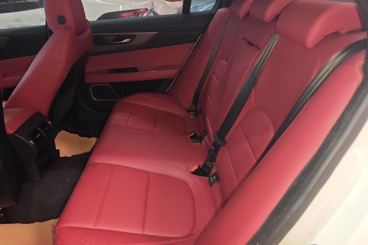 Used Jaguar XEL 2022 2.0T 250 PS R-DYNAMIC S Advanced Sport Edition Left Rear Seat