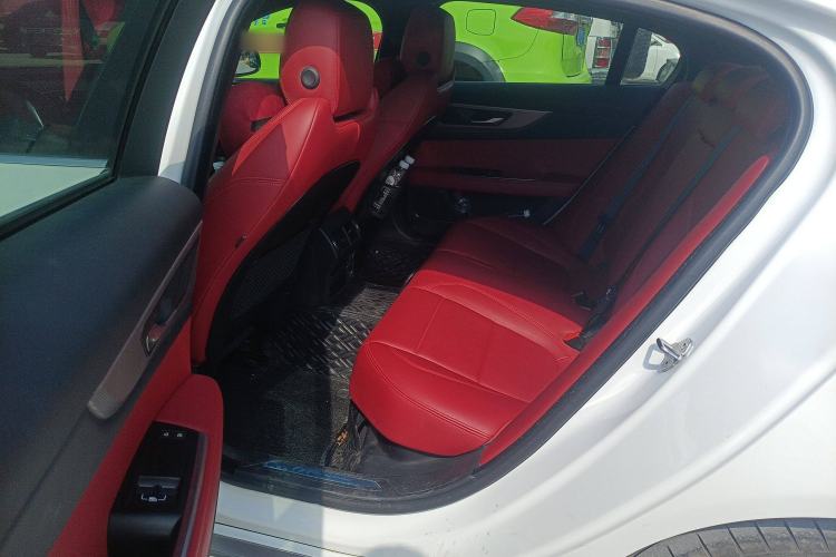 Used Jaguar XEL 2022 2.0T 250 PS R-DYNAMIC S Advanced Sport Edition Left Rear Seat