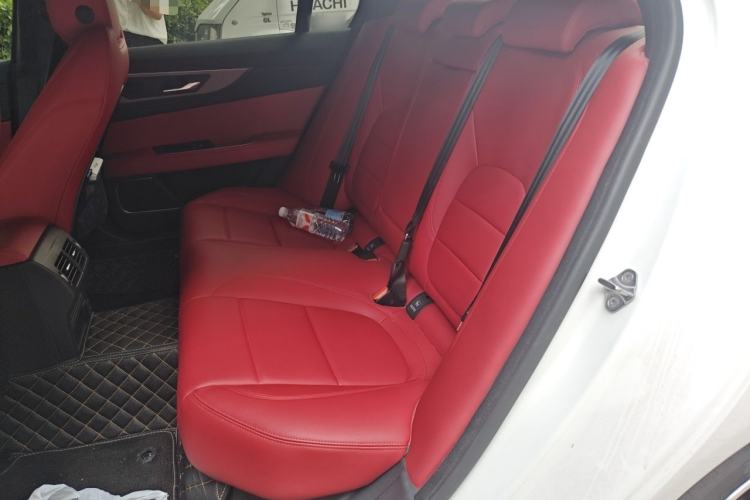 Used Jaguar XEL 2022 2.0T 250 PS R-DYNAMIC S Advanced Sport Edition Left Rear Seat