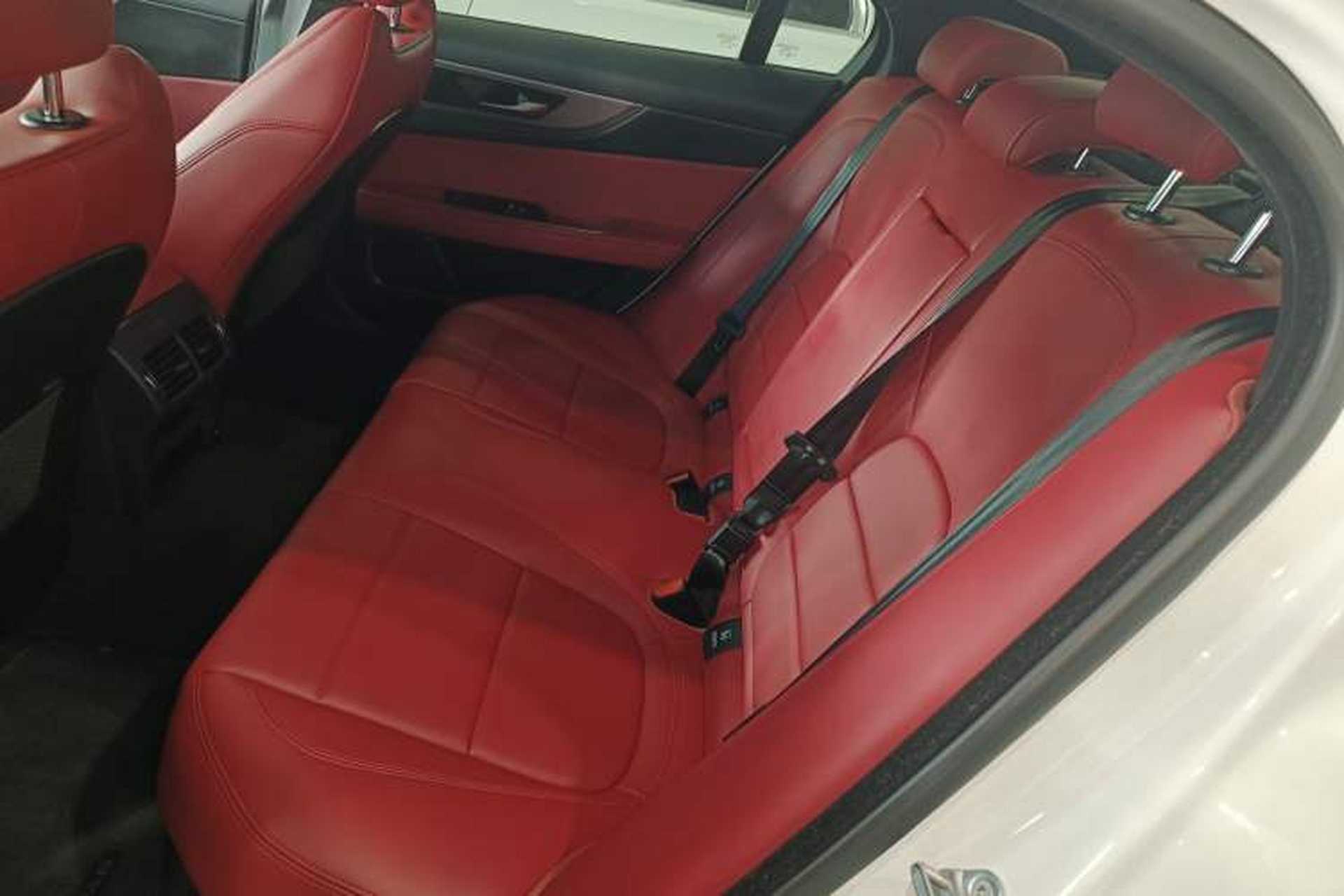 Used Jaguar XEL 2022 2.0T 250 PS R-DYNAMIC S Advanced Sport Edition Left Rear Seat