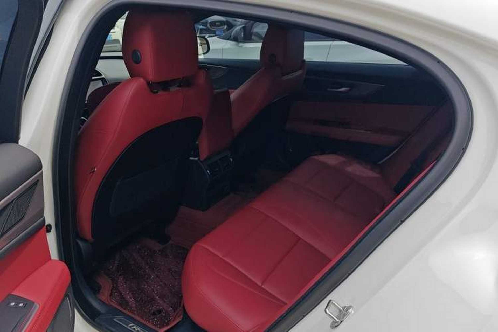 Used Jaguar XEL 2022 2.0T 250 PS R-DYNAMIC S Advanced Sport Edition Left Rear Seat
