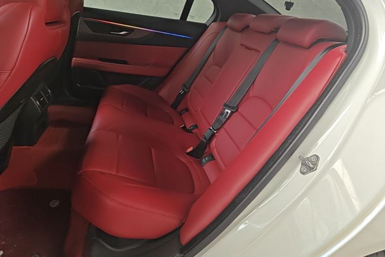 Used Jaguar XEL 2022 2.0T 250 PS R-DYNAMIC S Advanced Sport Edition Left Rear Seat