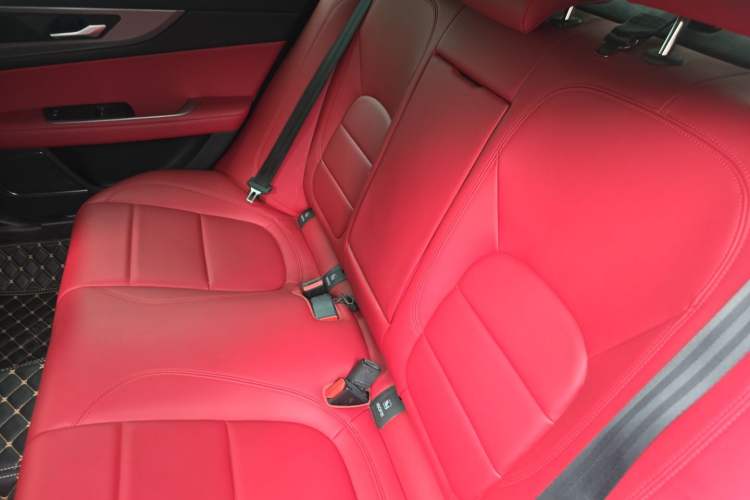 Used Jaguar XEL 2022 2.0T 250 PS R-DYNAMIC S Advanced Sport Edition Left Rear Seat