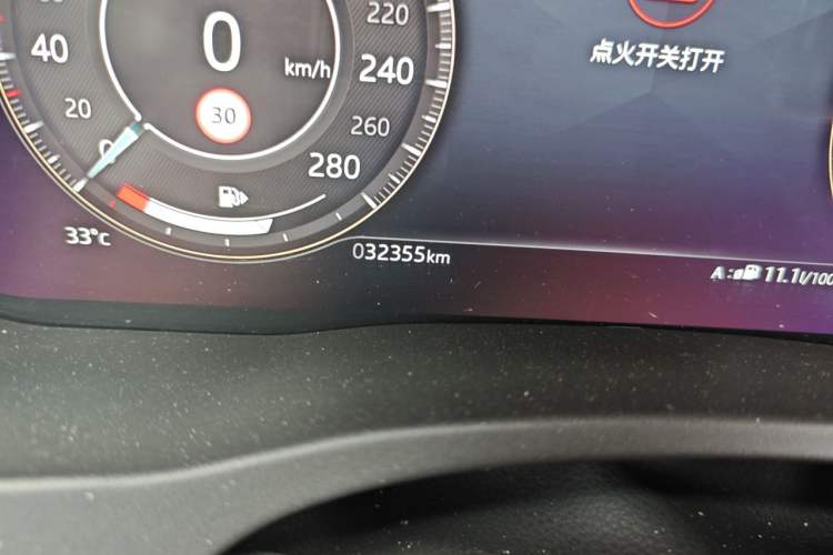 Used Jaguar XEL 2022 2.0T 250 PS R-DYNAMIC S Advanced Sport Edition Odometer Close Up
